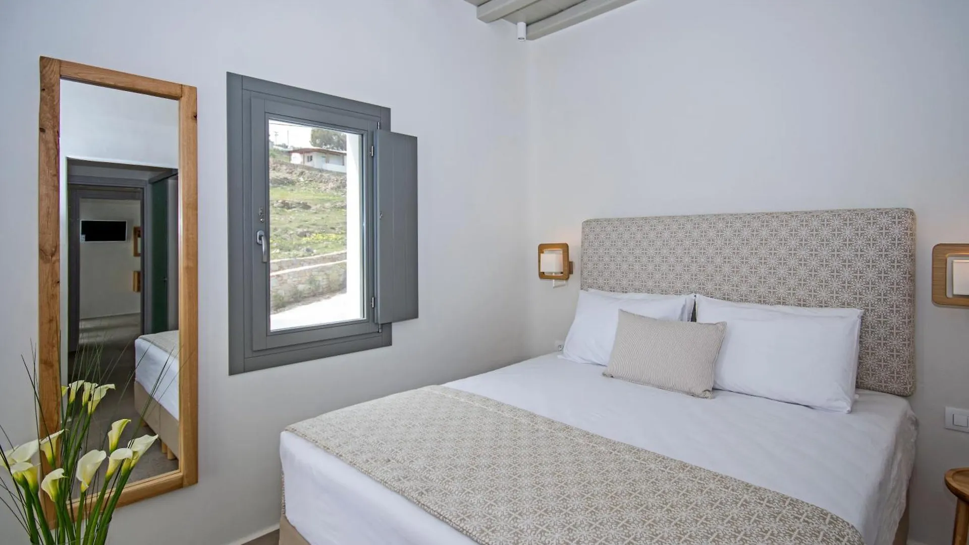 Dom wakacyjny Villa Camelia 2 - Psarou View - Private Pool And Jacuzzi Mykonos Town