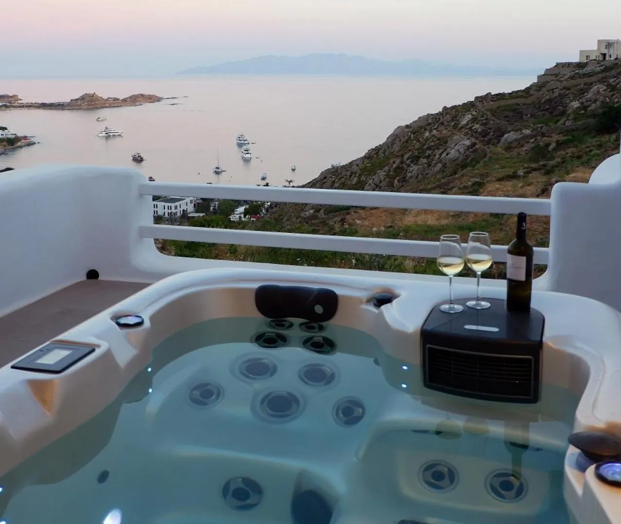 Villa Camelia 2 - Psarou View - Private Pool And Jacuzzi Mykonos Town 0*,  Grecja